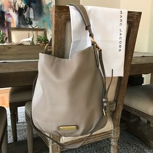 MARC JACOBS ‘New Q Hillier’ Convertible Hobo ♥️
